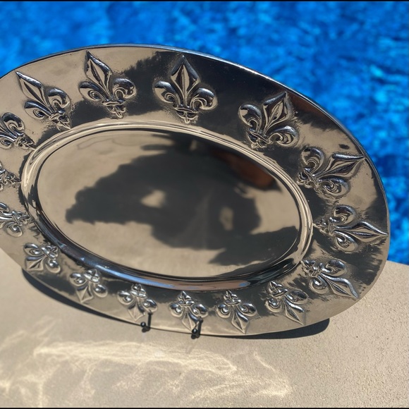 Mariposa Fleur de Lys Oval Serving Platter - Picture 3 of 9